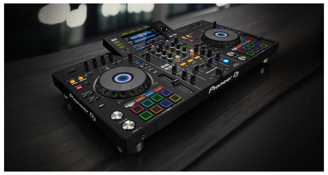 Recensione e prezzi della console Pioneer XDJ RX2